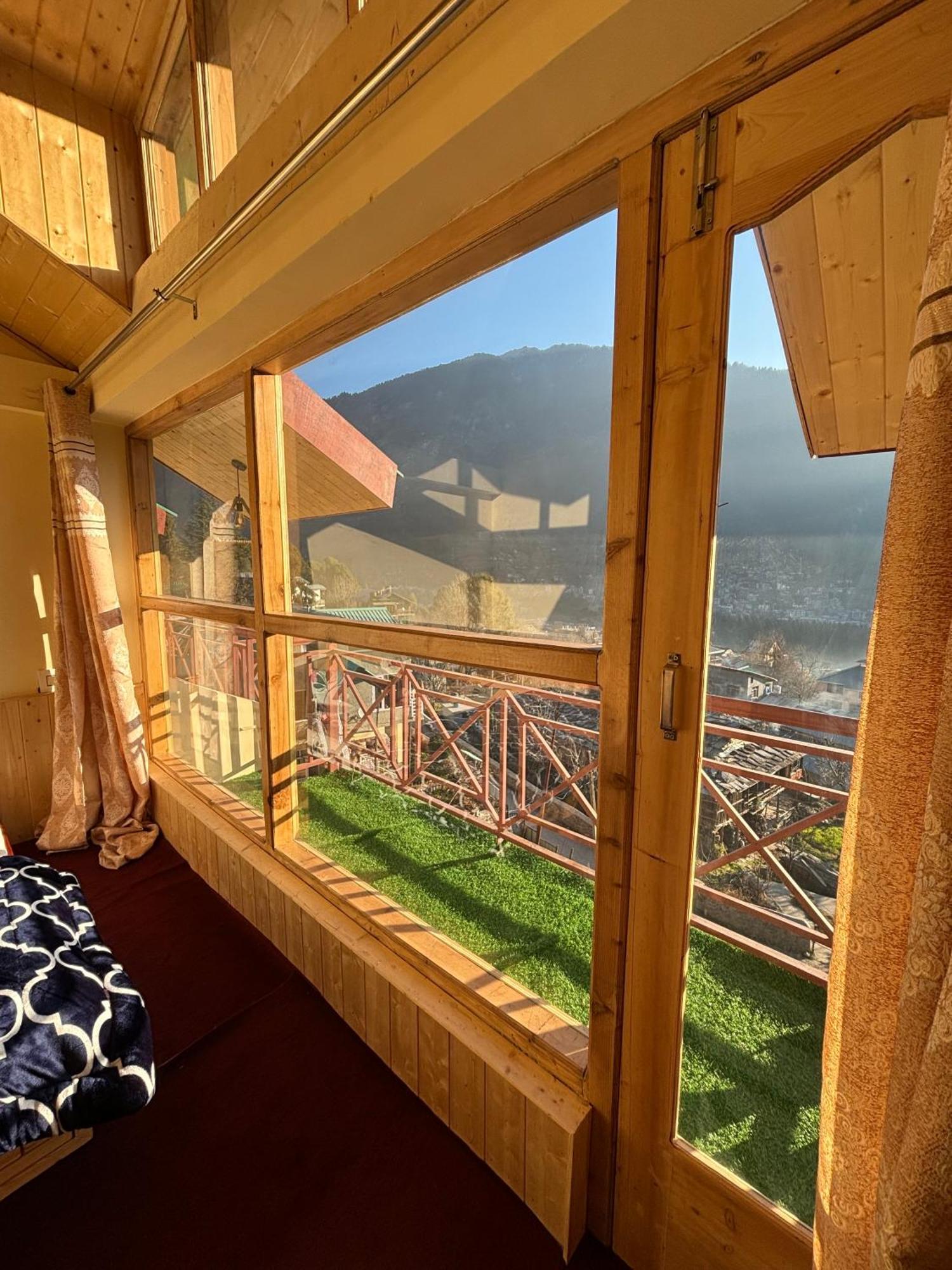 The Pineapple Home Manali  Ngoại thất bức ảnh