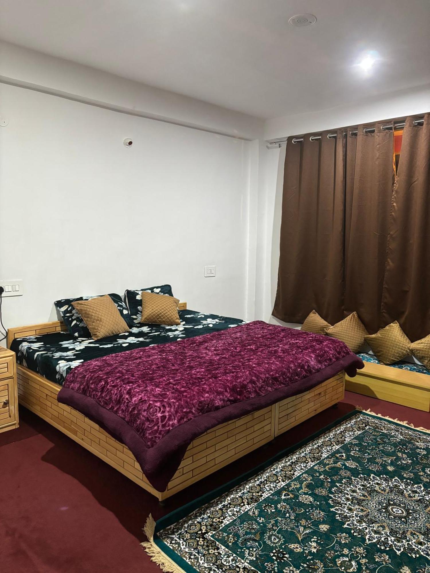 The Pineapple Home Manali  Ngoại thất bức ảnh